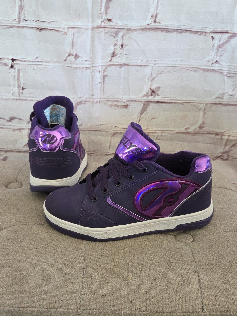 Heelys Purple Metallic Accent Skate Shoes